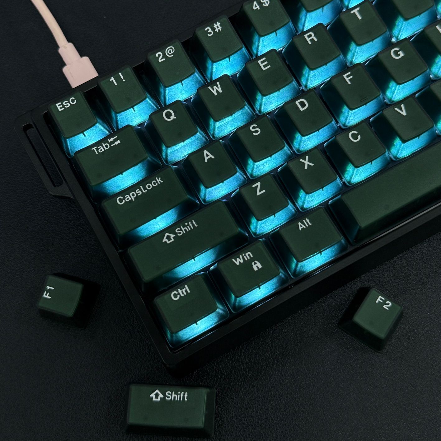 114 مفتاحًا من نوع Emerald Dou - مراجعة Keycaps Translucent Pudding Rgb وسعره